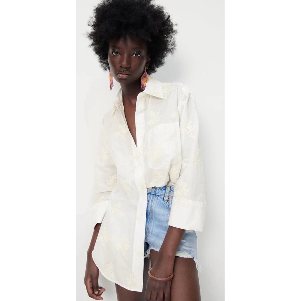 Zara‎ Embroidered Blouse Size M Cotton Ivory Floral Embroidery Pocket Shirt